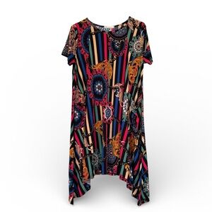Multi-Print A-Line Handkerchief Dress
• Abstract Geometric Patterned Swing Tunic